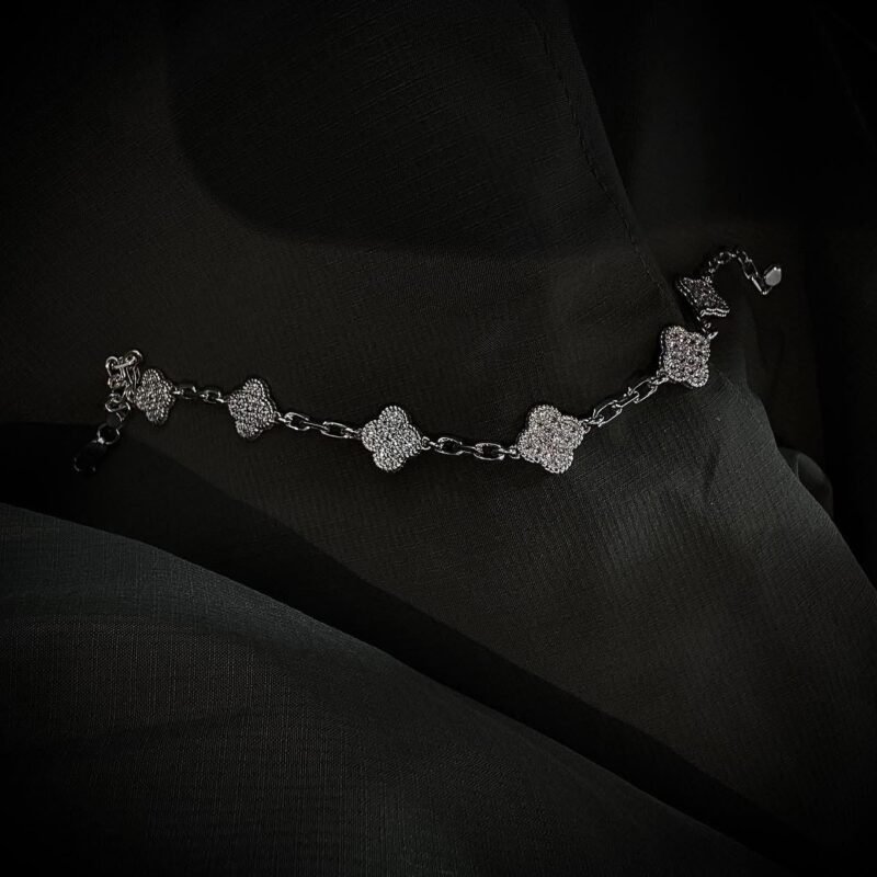 Brățară din argint cu elemente decorative